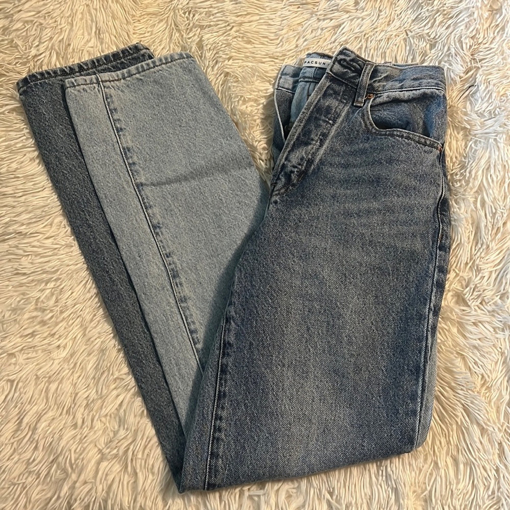 Two-toned PACSUN “dad” jean.